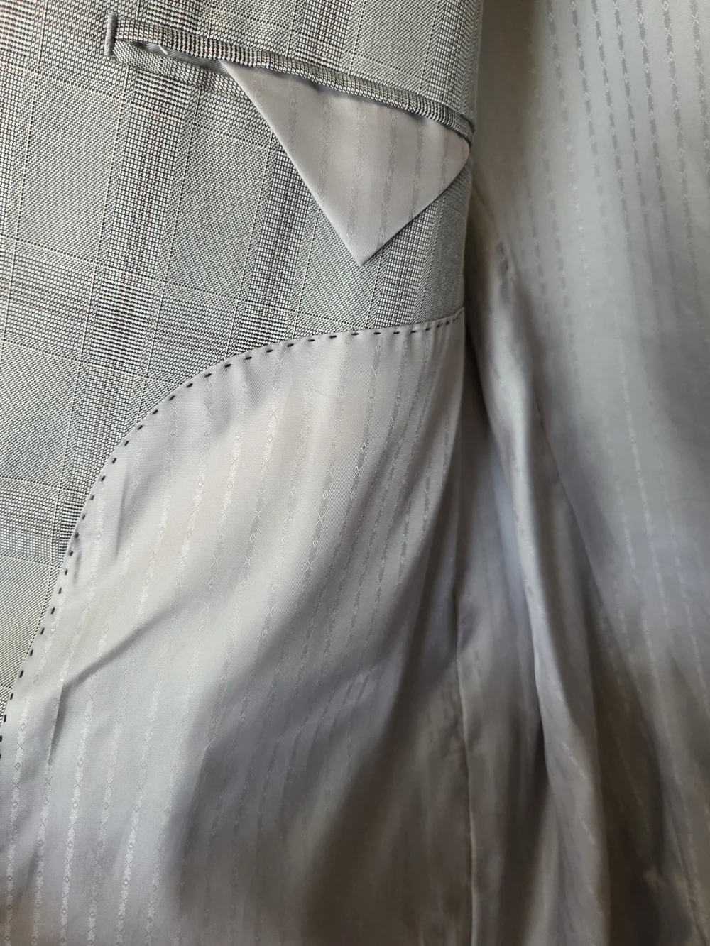 VINTAGE Men's Light Gray Plaid Three-Piece Suit - Tailored Classic 50L